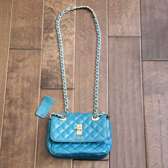 GUESS Quilted Green Leather Shoulder Bag - Picture 2 of 16